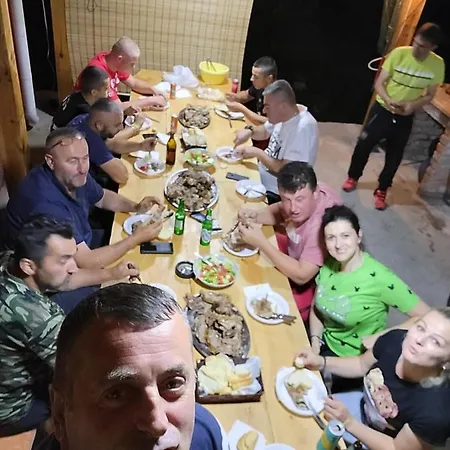Kamp Bungalovi Sase Drvena Kuca Holiday home