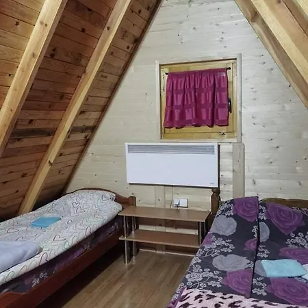 Kamp Bungalovi Sase Drvena Kuca